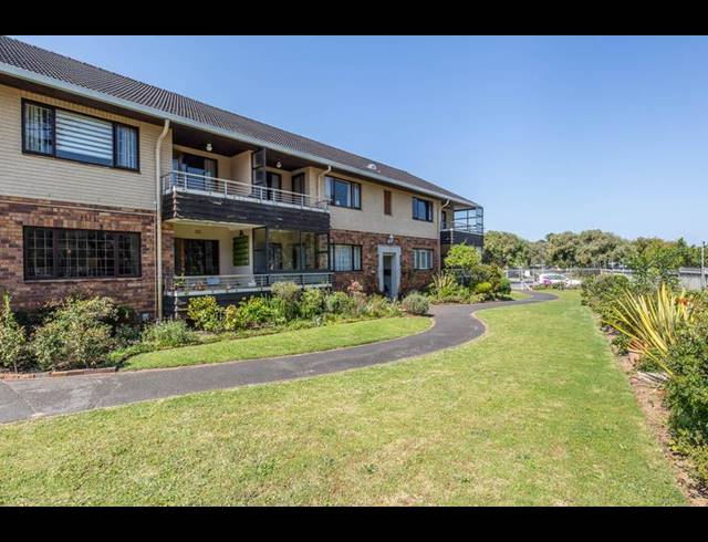 2 BEDROOM APARTMENT FOR SALE IN BERGVLIET